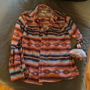 Ariat Southwestern men’s Medium pearl snap